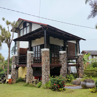 tampak depan villa